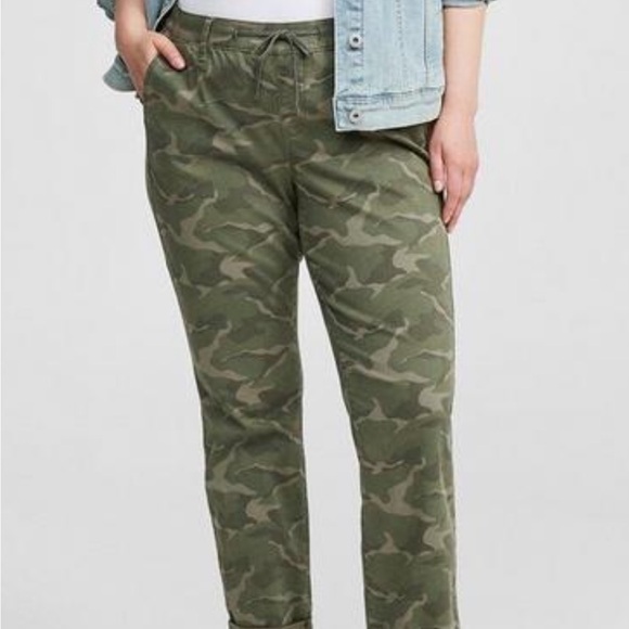 Torrid Weekend Boyfriend Stretch Twill Mid Rise Pant - Camo Cadet - Picture 3 of 12
